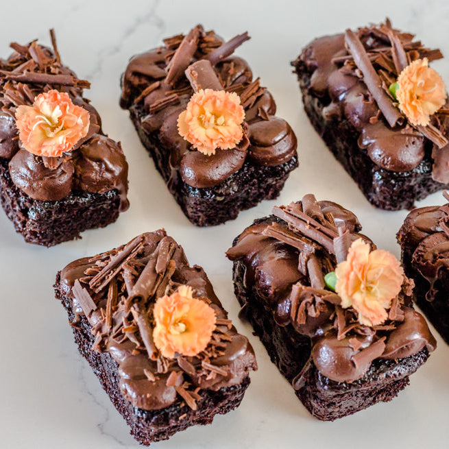 Mini Moist Chocolate Tea Cakes (6)