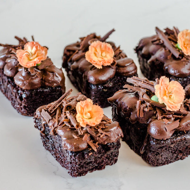 Mini Moist Chocolate Tea Cakes (6)