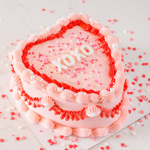 HEART-SHAPED VINTAGE PINK CAKE