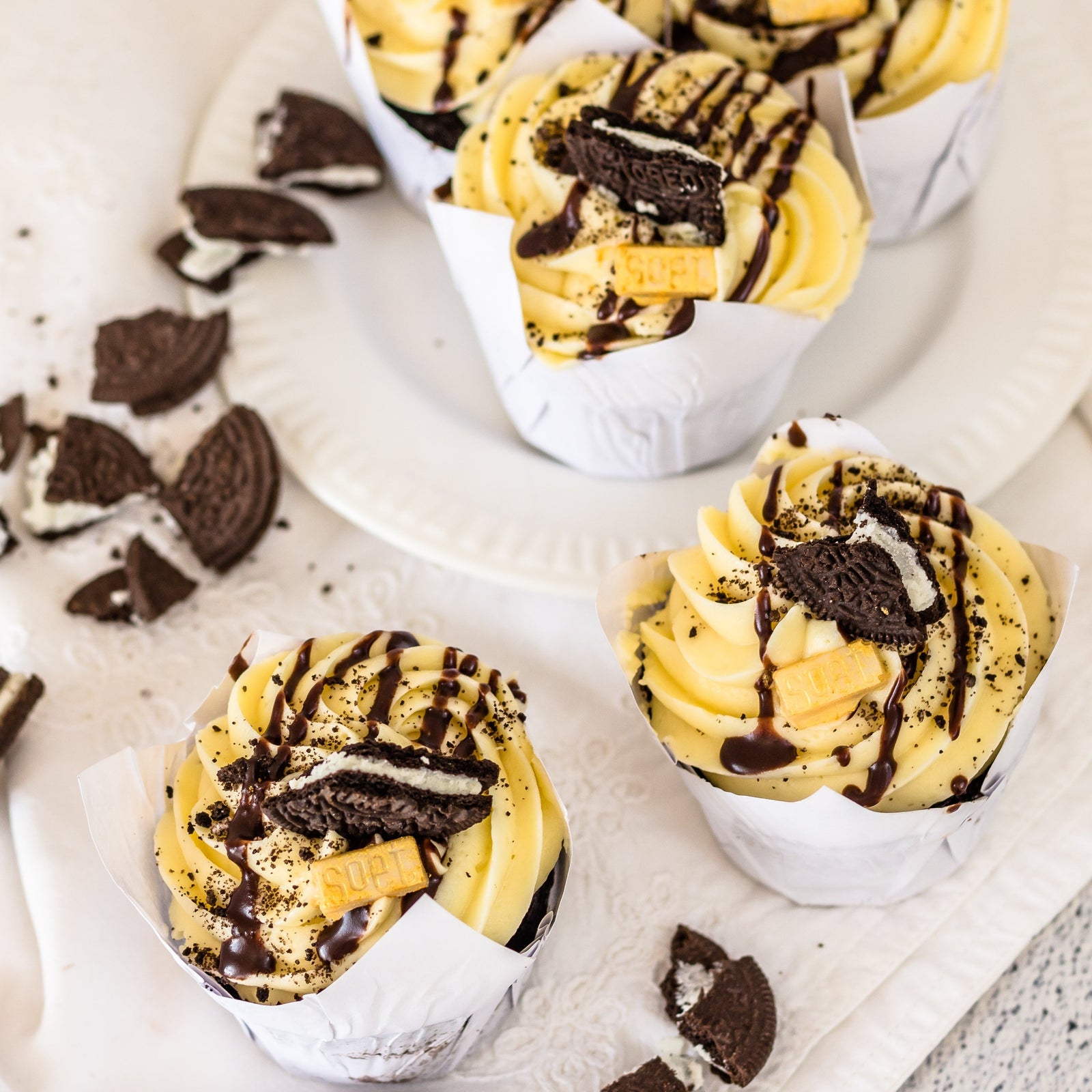 CHOCOLATE OREO CUPCAKES