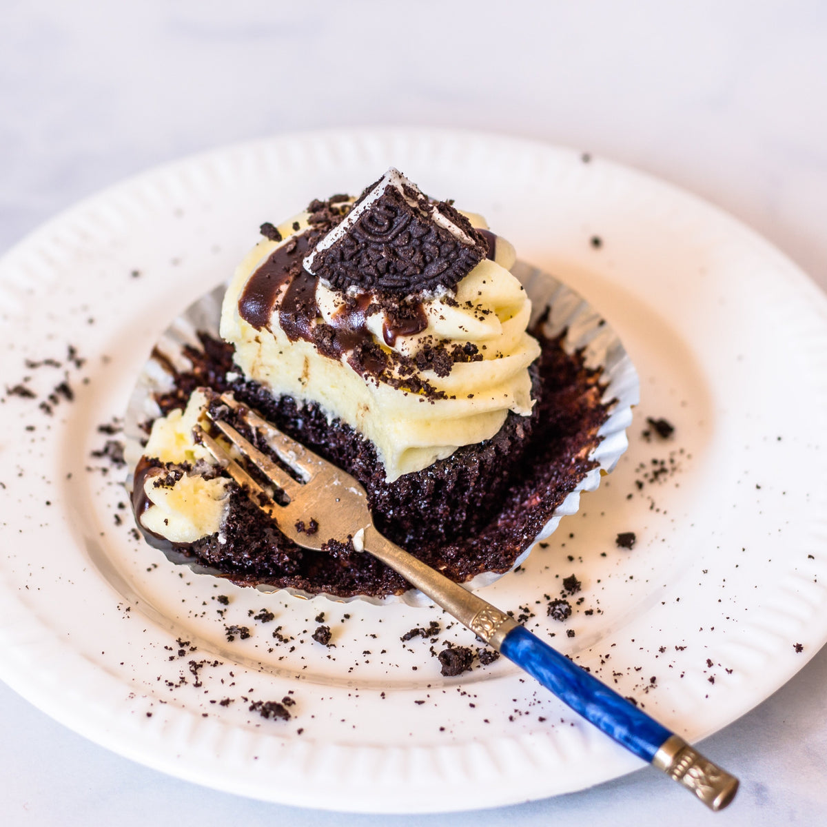 6 Small Chocolate Oreo cupcakes