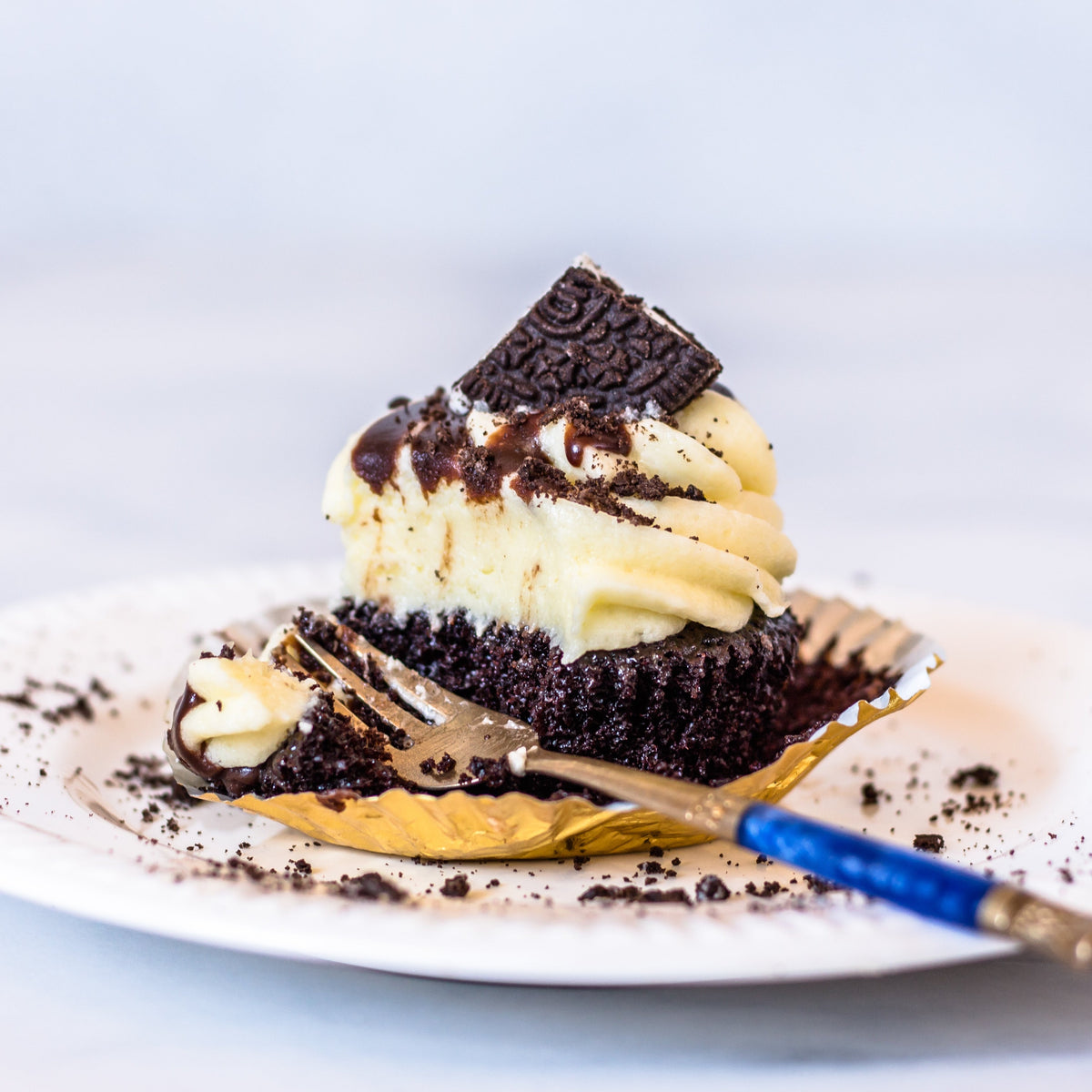 6 Small Chocolate Oreo cupcakes