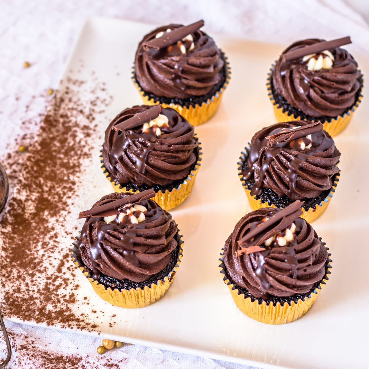 6 Small moist chocolate cupcakes