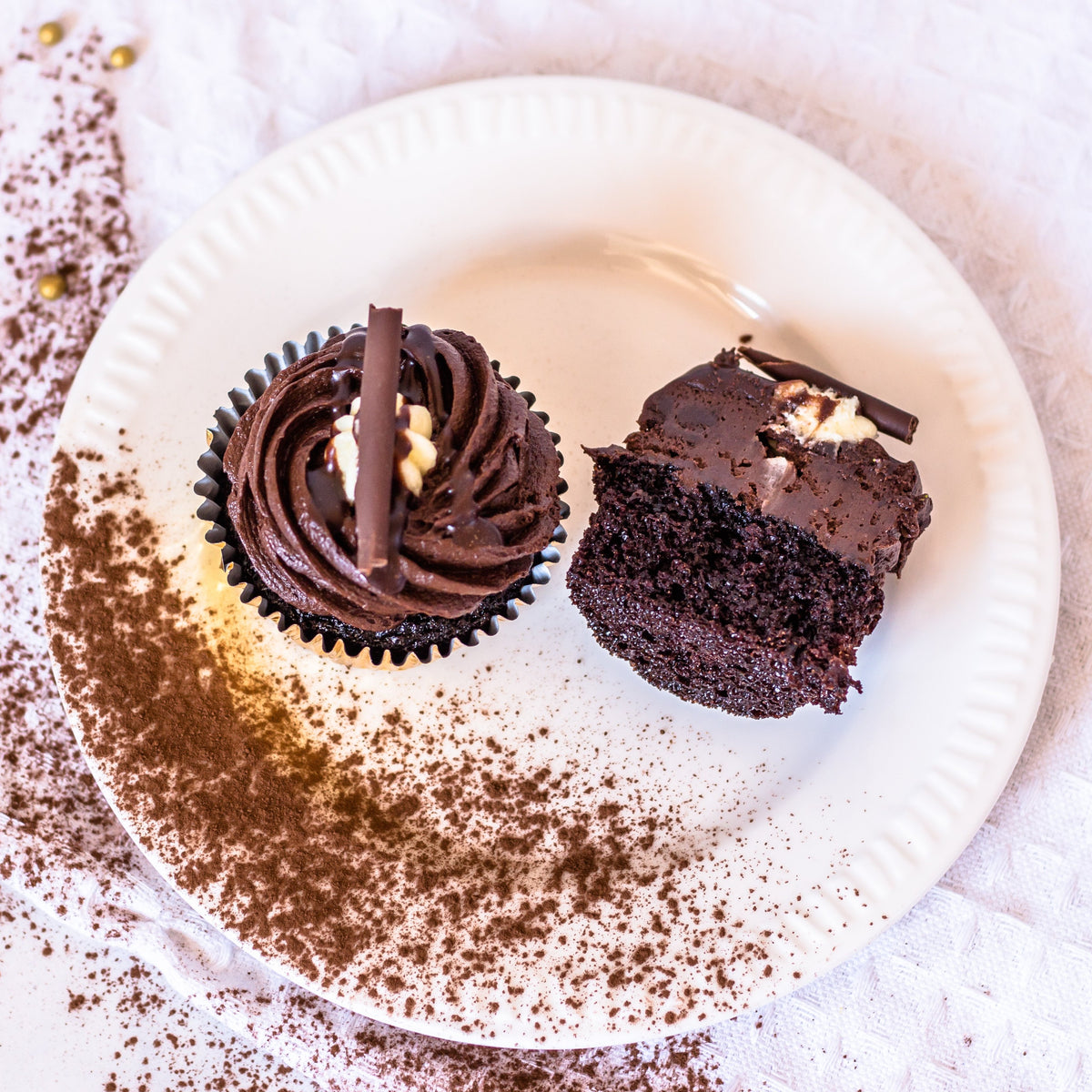 6 Small moist chocolate cupcakes